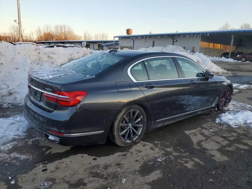 2018 BMW 750i