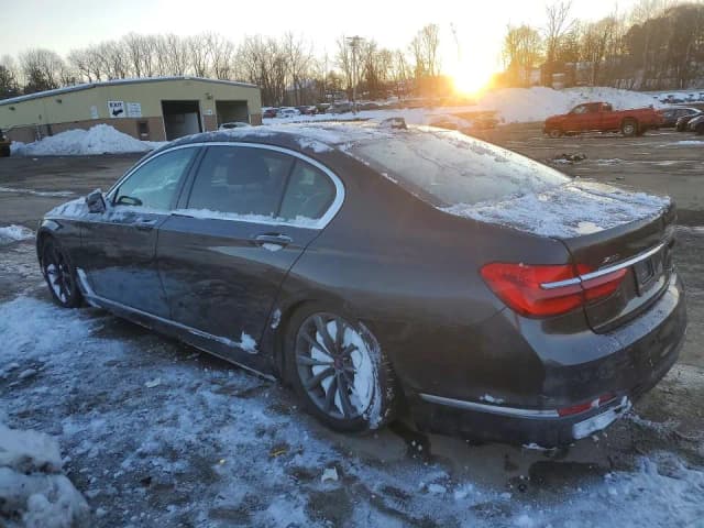 2018 BMW 750i gallery 4