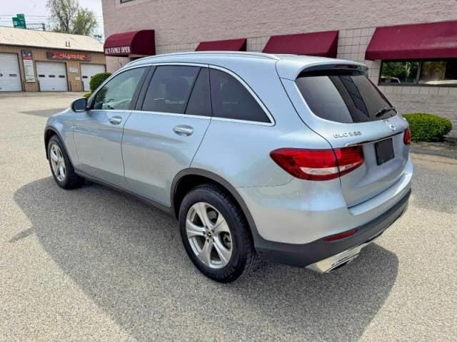 2018 Mercedes-Benz GLC gallery 2