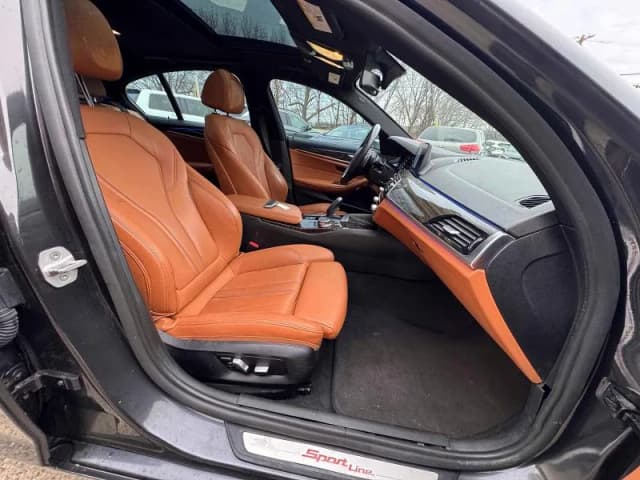 2018 BMW 530xi gallery 5