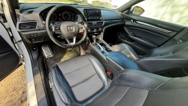 2018 HONDA Accord gallery 4